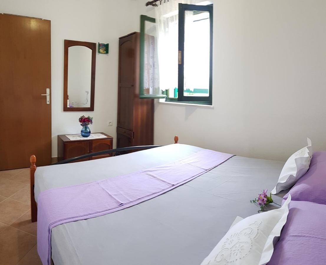 Holiday House Jakov Gdinj 外观 照片